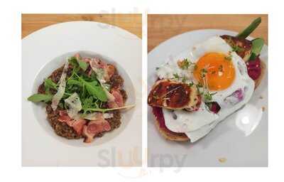 Kavárna Mezi Řádky