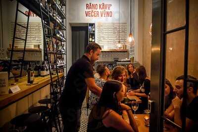 Ráno Kávu Večer Víno