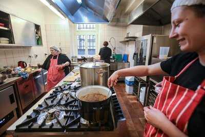 Jídelna Kuchařek Bez Domova