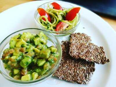 Roots Fresh Food Bistro