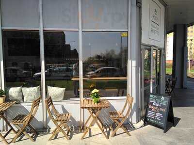 Roots Fresh Food Bistro