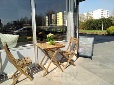 Roots Fresh Food Bistro