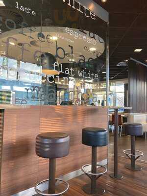 Mcdonald's Oc Cerny Most