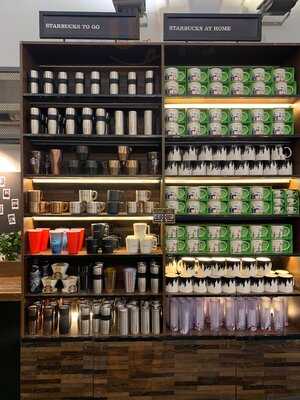 Starbucks Staromestske