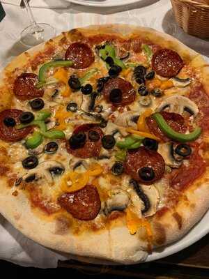 Green Tomato Pizzeria