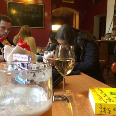 The Globe Bookstore And Cafe