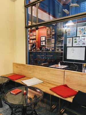 Řehoř Samsa Café Bar & Knihkupectví