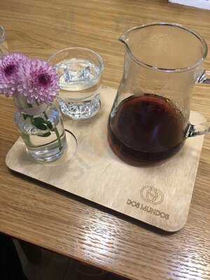 Dos Mundos Café