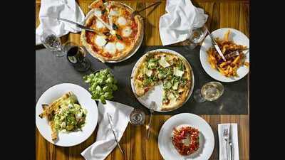 Wolfgang Pizzaria Resturant