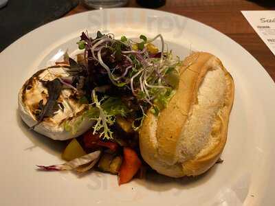 Bruno Café & Restaurant