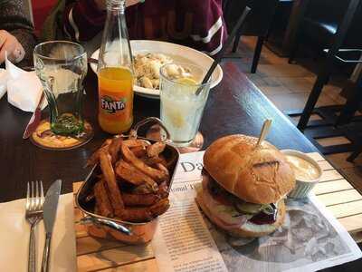 The Pub & Grill No 1