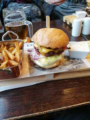 The Pub & Grill No 1