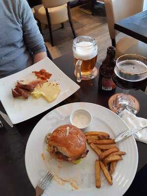 The Pub & Grill No 1