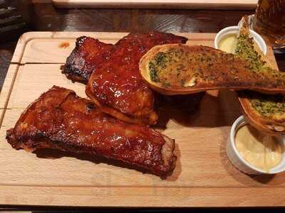 The Pub & Grill No 1