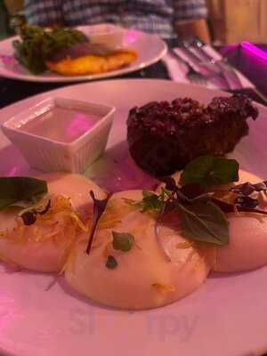 Adele Restaurant & Bar