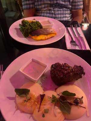 Adele Restaurant & Bar