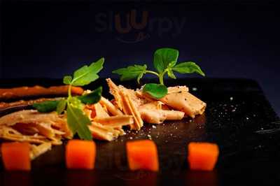 Avantgarde Restaurant & Cafe