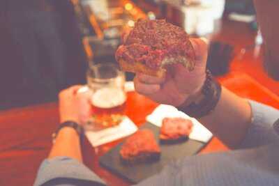 Whiskey Bar, Který Neexistuje