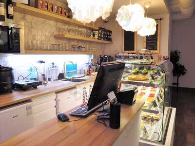 2 Steps 2 Heaven Café