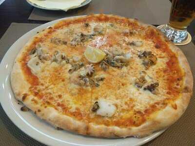 La Strada Restaurant & Pizzeria