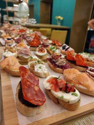 Divinero Brunch & Tapas & Prosecco Bar