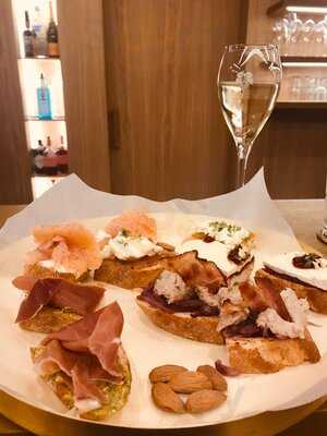 Divinero Brunch & Tapas & Prosecco Bar