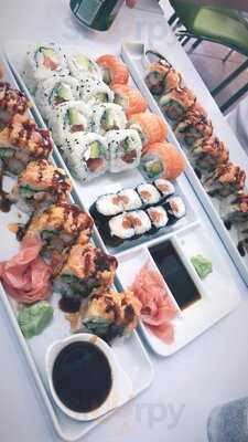 Happy Noodles & Sushi