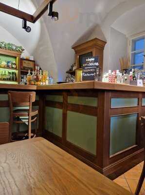 The Castle Pub & Restaurant