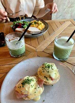 Smetanaq Café & Bistro