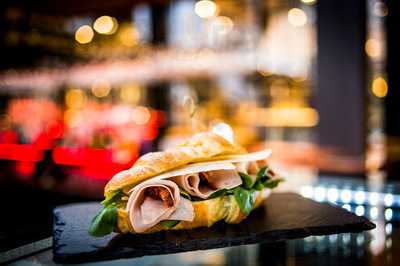 Aperitivo Pavilon Cafe Bar & Bistro