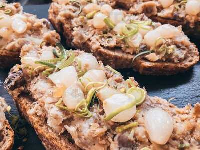 Aperitivo Pavilon Cafe Bar & Bistro