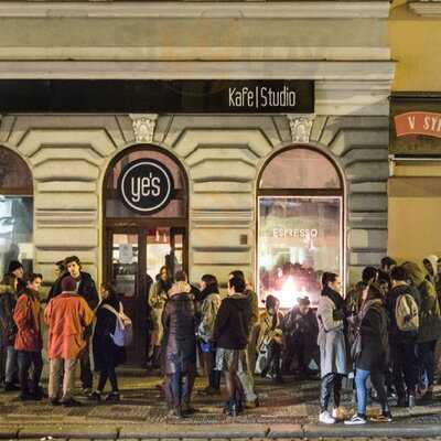 Ye's Kafe/studio