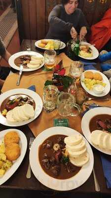 A Divadlo Pokračuje