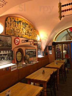 A Divadlo Pokračuje