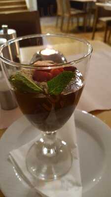 Cafe Restaurant Hotel Troja