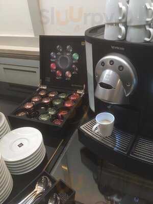 Zinc Bar & Restaurant