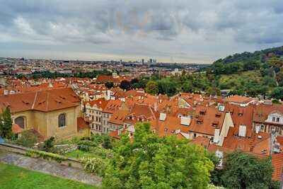 Starbucks Coffee Hradčany
