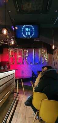 Ber.lin Bar Cocktails & Karaoke