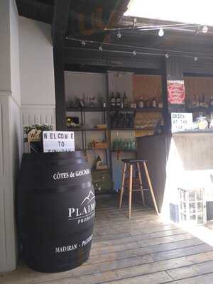 Ber.lin Bar Cocktails & Karaoke