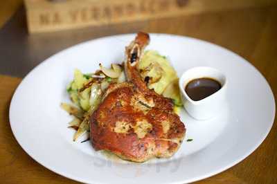 Portrefena Husa Andel