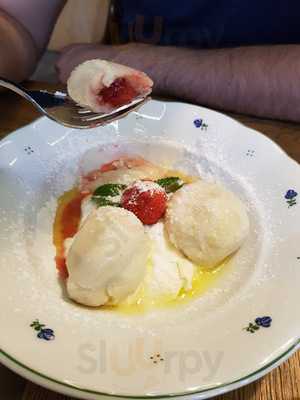 Portrefena Husa Andel