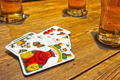 HangÁr Pub & Pivotéka