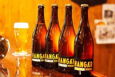 HangÁr Pub & Pivotéka