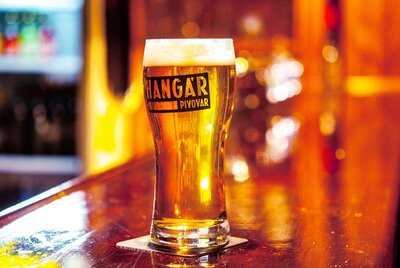 HangÁr Pub & Pivotéka