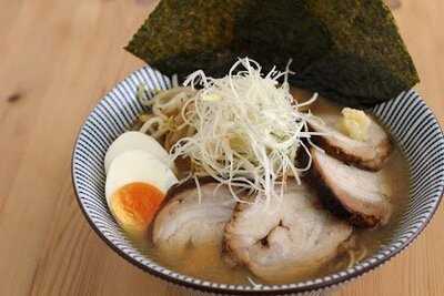 異彩ラーメンビストロ