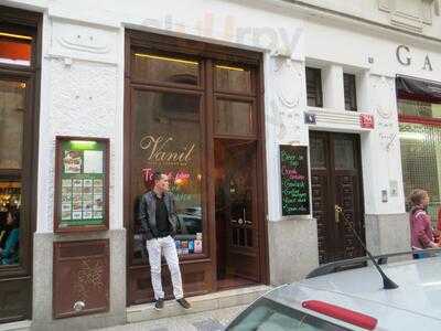 Vanil Cafe & Lounge Bar