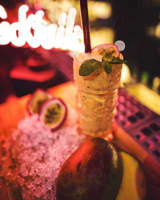 4twenty Lounge & Bar