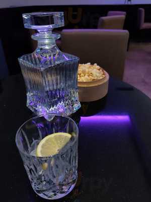 4twenty Lounge & Bar