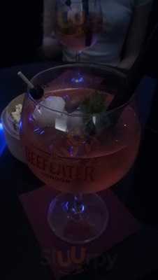 4twenty Lounge & Bar