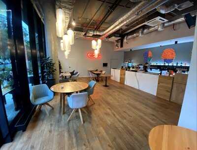 Cafe Bar & Restaurant Yolo Karlin